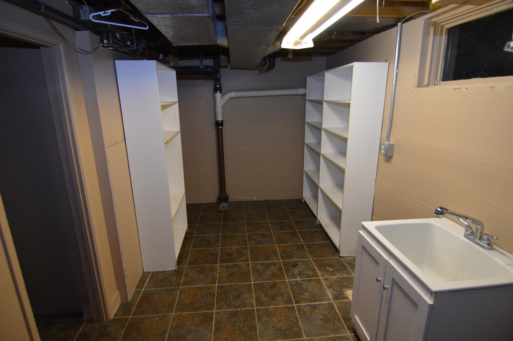 1733 Illinois Avenue SW, Huron, SD 57350