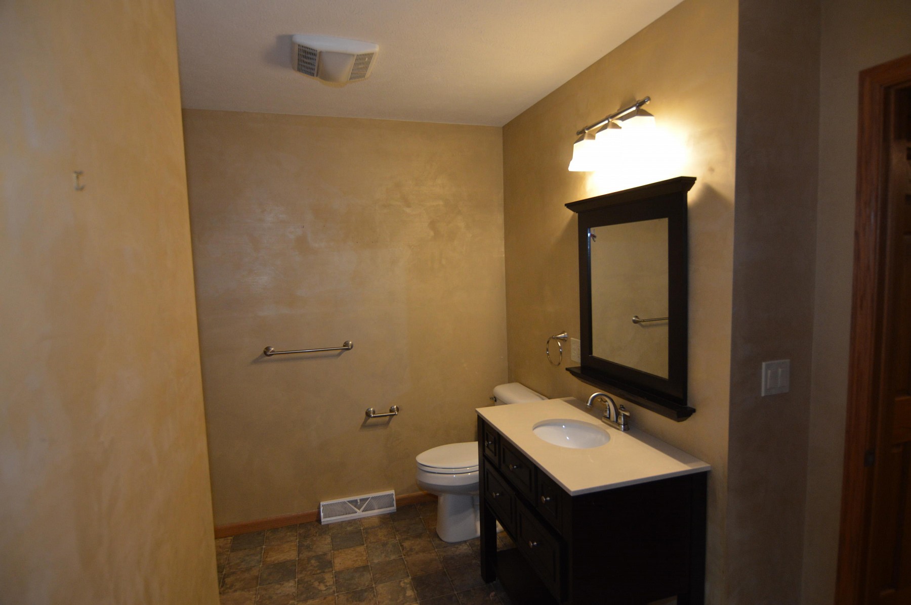 1733 Illinois Avenue SW, Huron, SD 57350