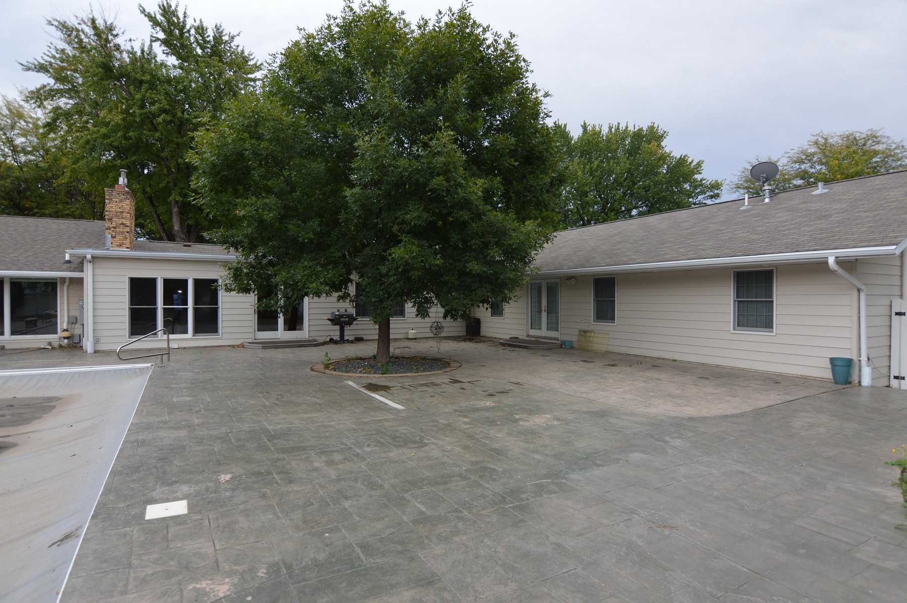 1733 Illinois Avenue SW, Huron, SD 57350