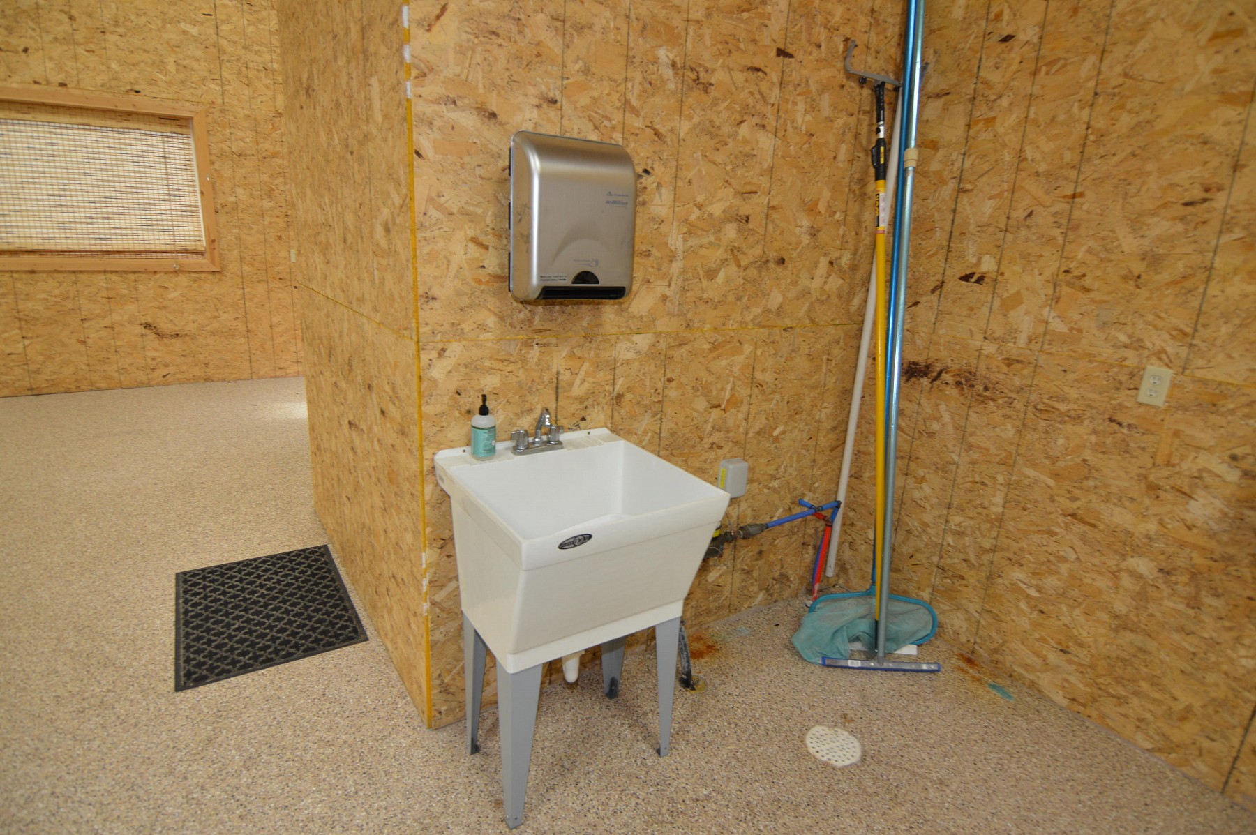 1733 Illinois Avenue SW, Huron, SD 57350