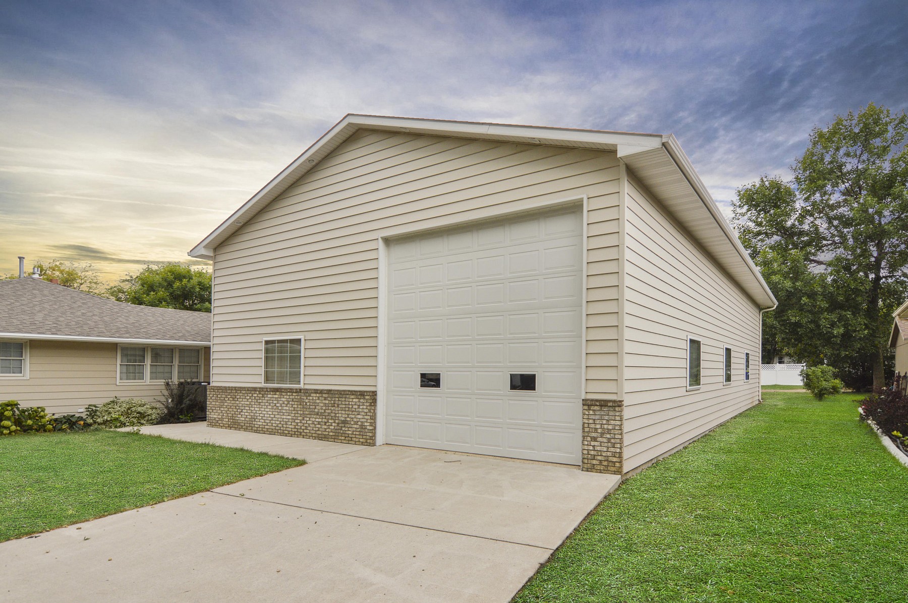 1733 Illinois Avenue SW, Huron, SD 57350