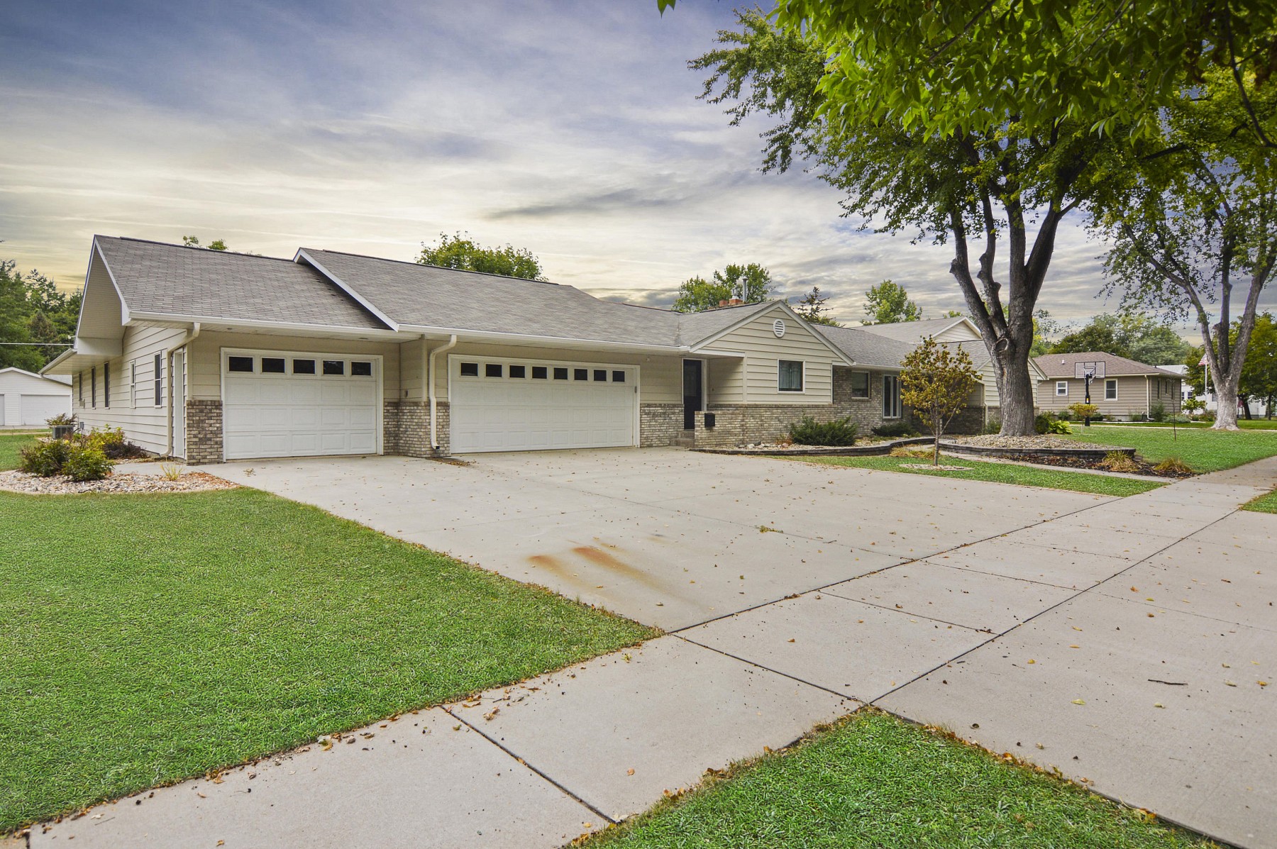 1733 Illinois Avenue SW, Huron, SD 57350