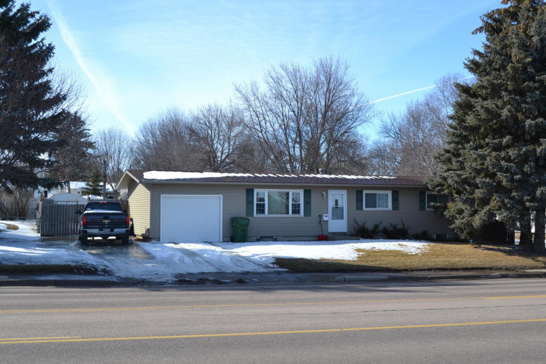 316 22nd Avenue S, Brookings, SD 57006