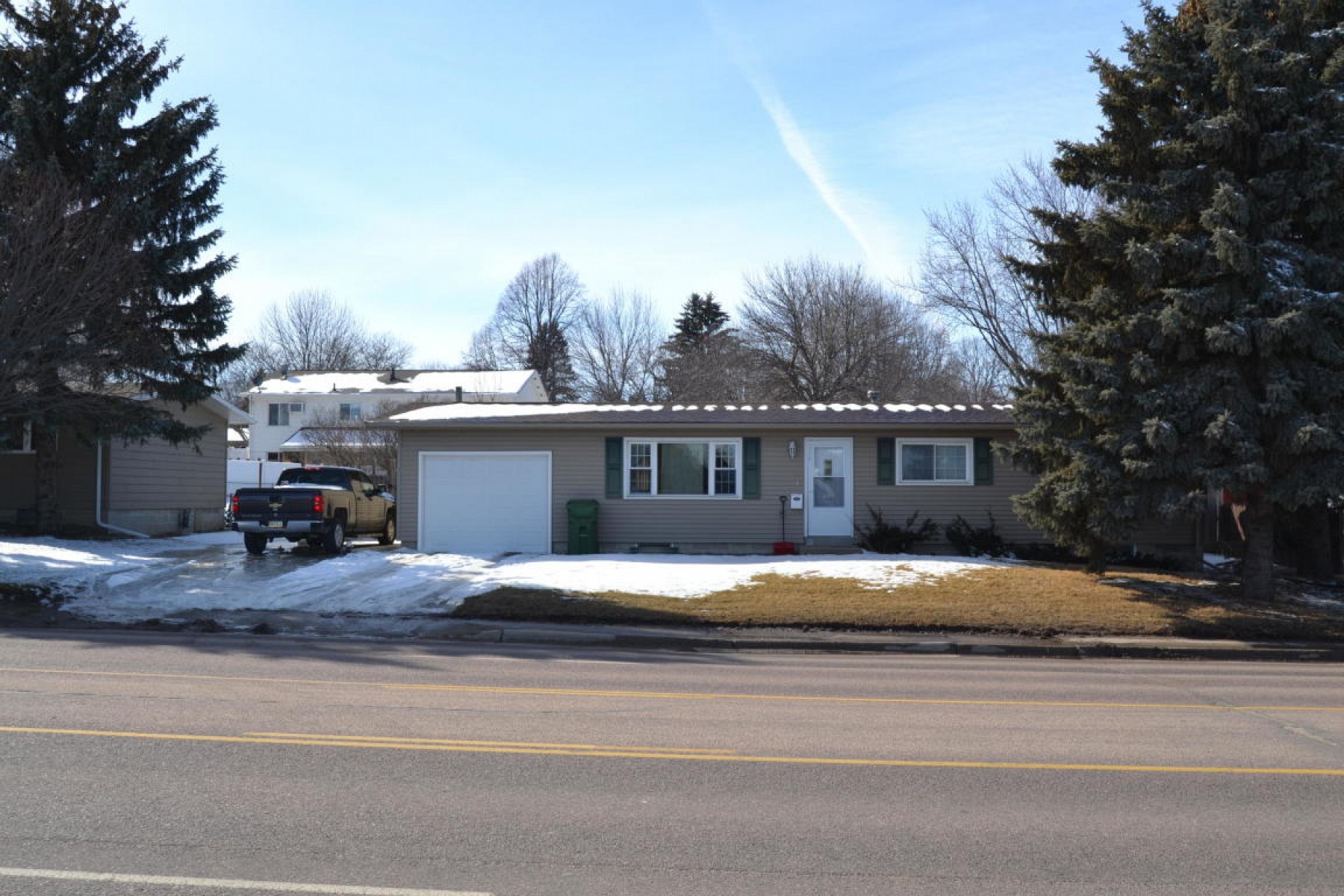 316 22nd Avenue S, Brookings, SD 57006