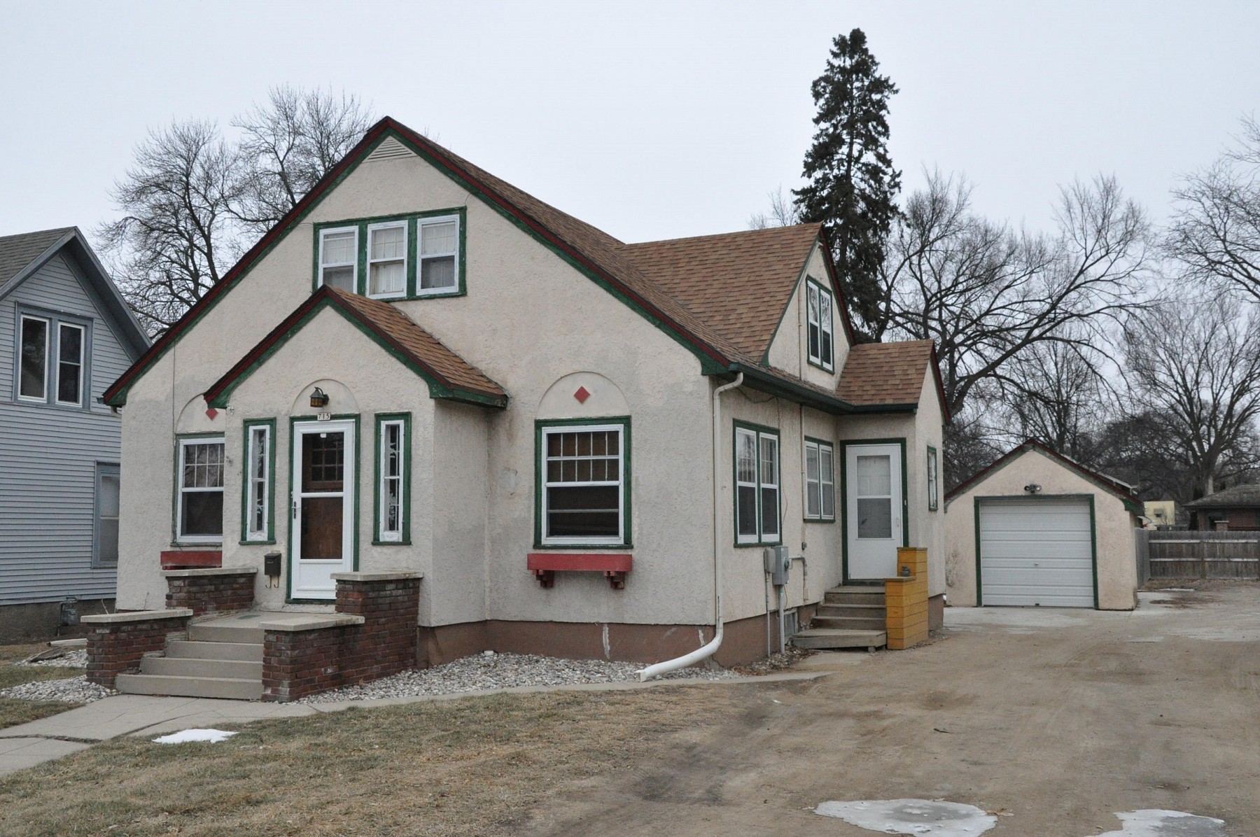 715 6th Street, Brookings, SD 57006