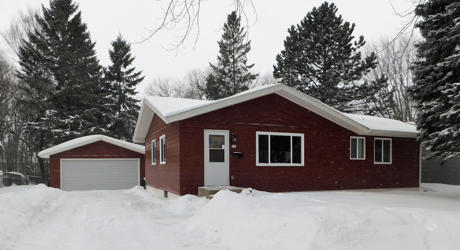 120 Gilley Avenue, Brookings, SD 57006