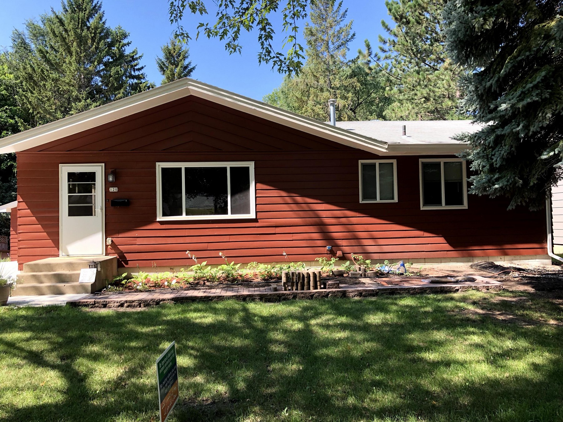 120 Gilley Avenue, Brookings, SD 57006