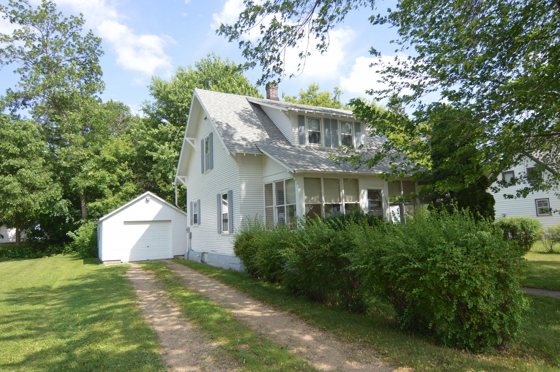 106 Hooker Avenue, White, SD 57276