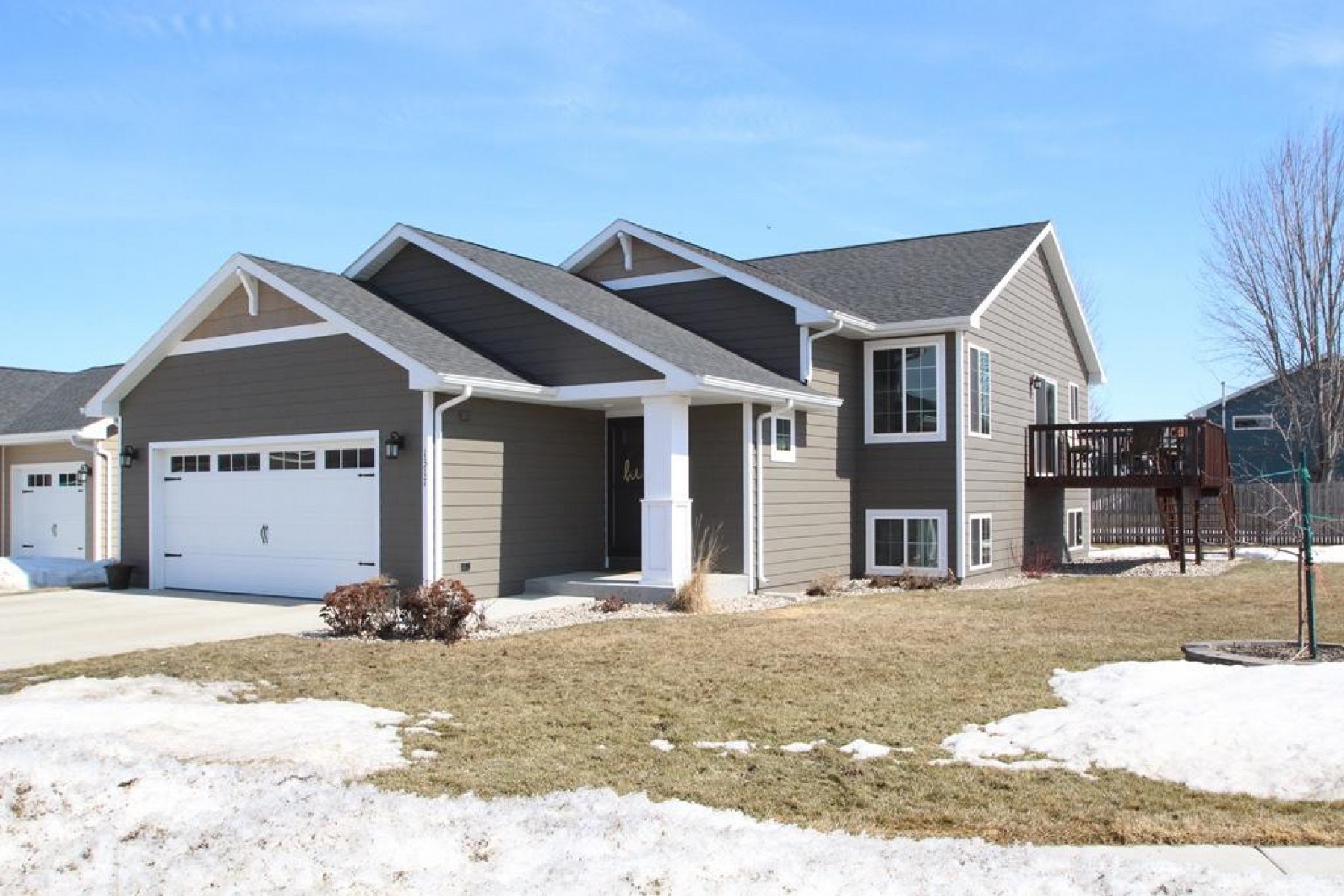 1317 Breckenridge Circle, Brookings, SD 57006