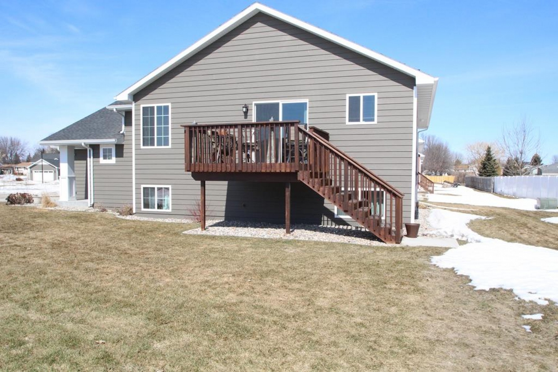 1317 Breckenridge Circle, Brookings, SD 57006