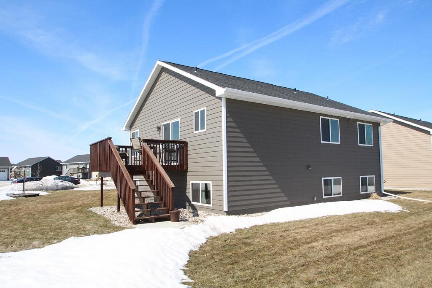 1317 Breckenridge Circle, Brookings, SD 57006