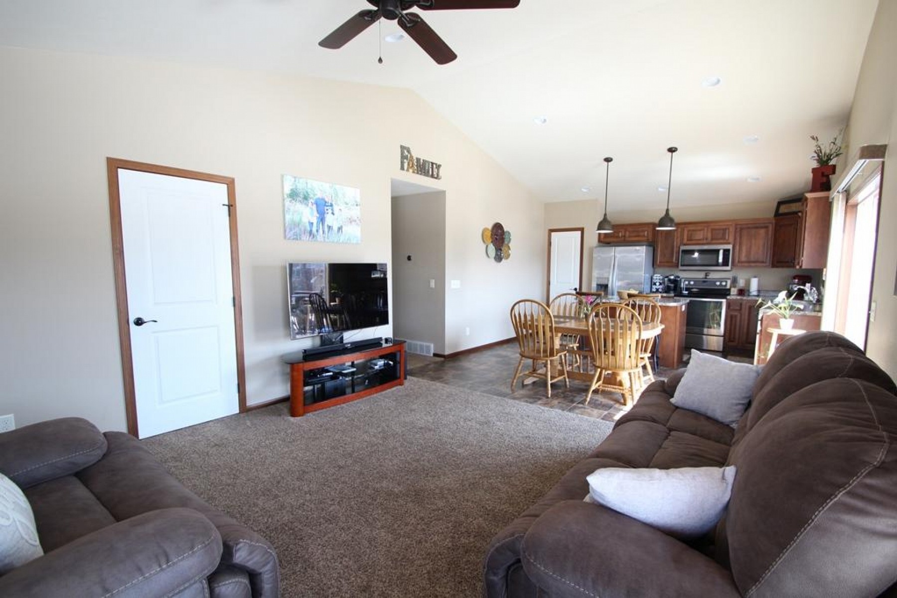 1317 Breckenridge Circle, Brookings, SD 57006