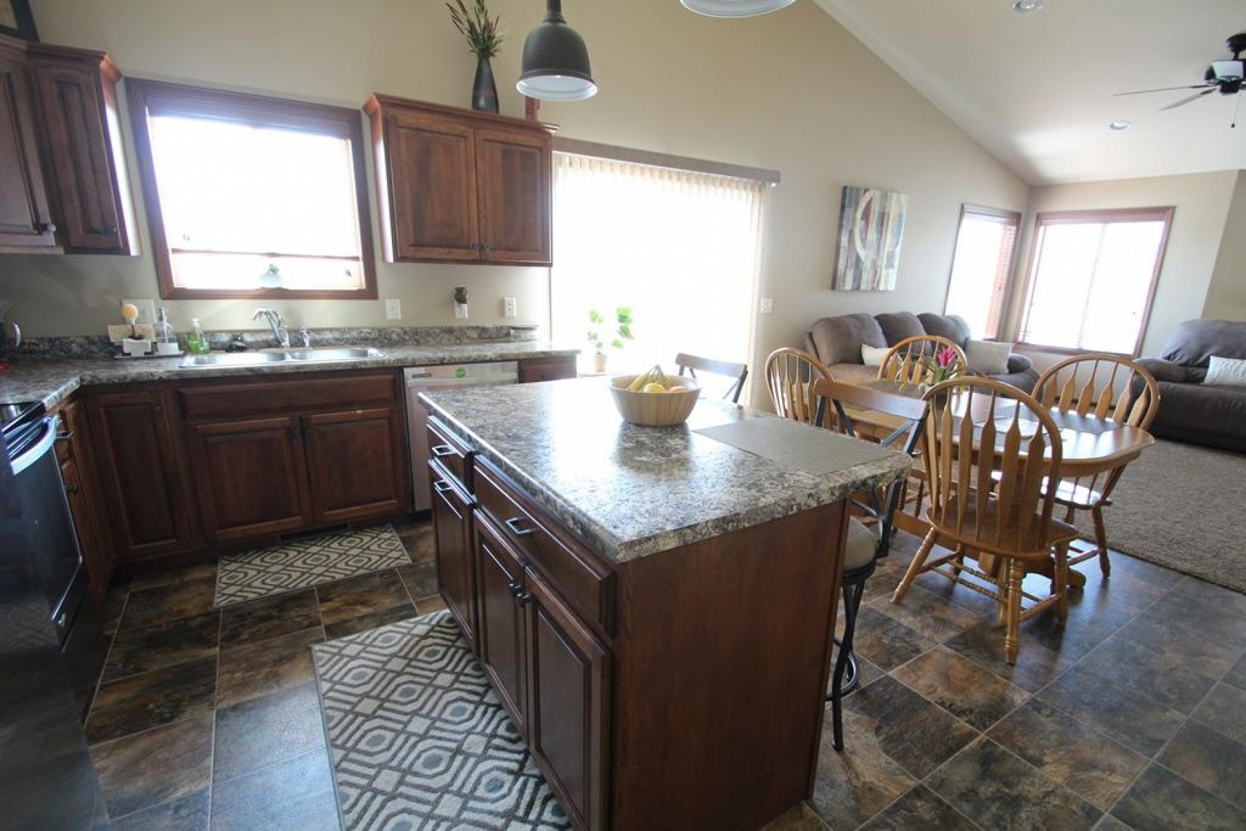 1317 Breckenridge Circle, Brookings, SD 57006