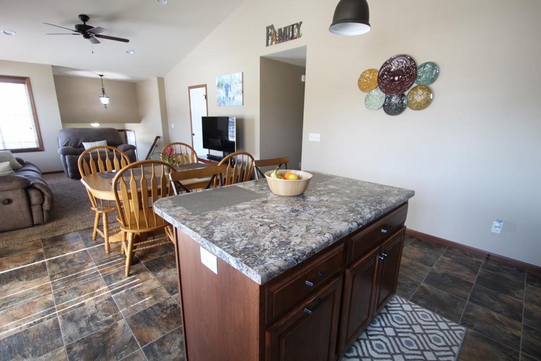 1317 Breckenridge Circle, Brookings, SD 57006