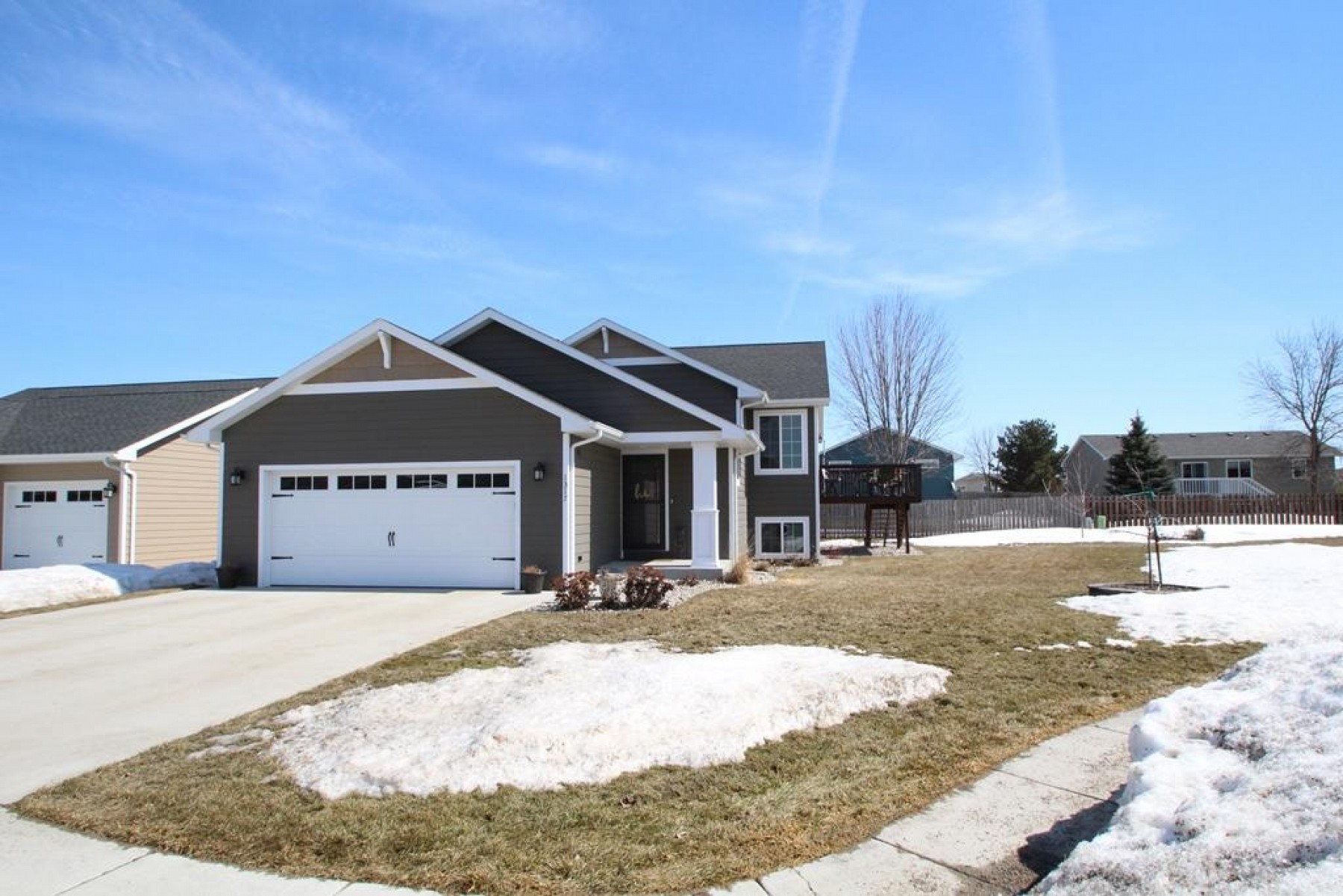 1317 Breckenridge Circle, Brookings, SD 57006