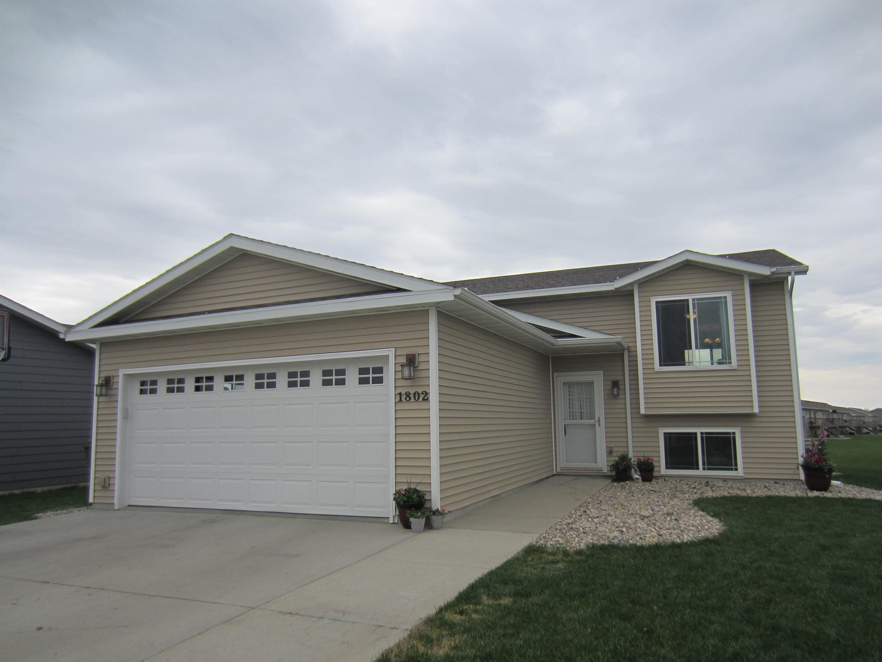 1802 Torrey Pines Drive, Brookings, SD 57006