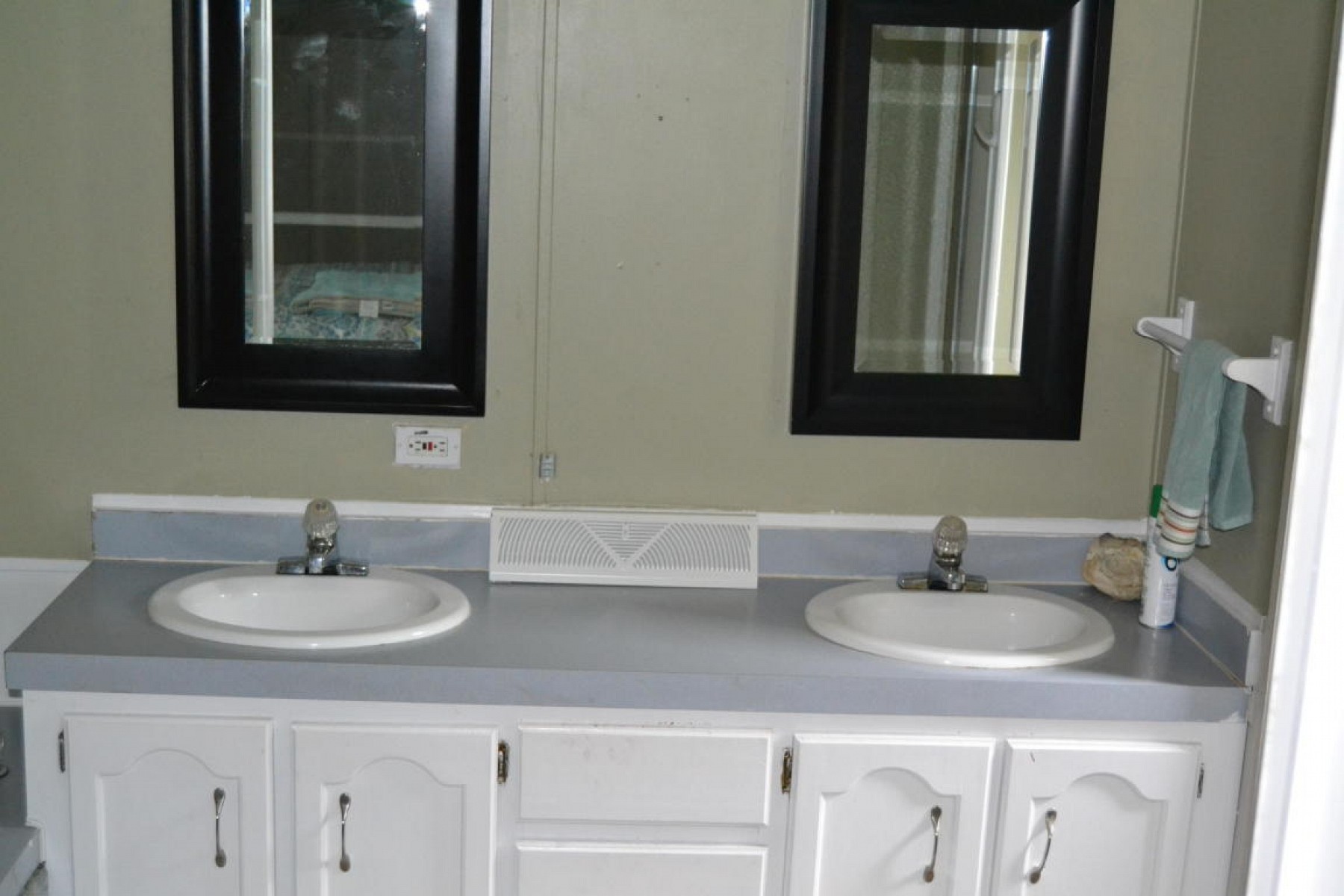 410 Medary Avenue S, Brookings, SD 57006