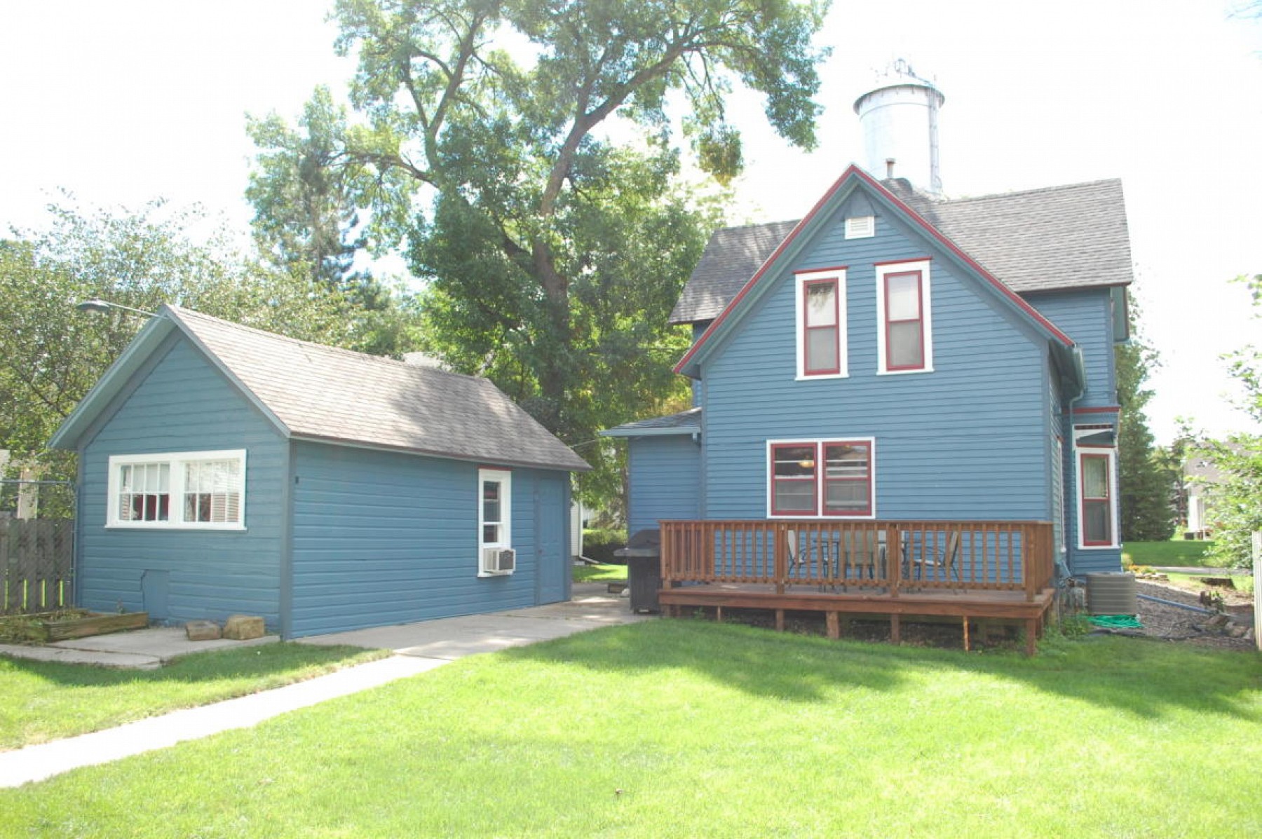 1113 4TH Street, Brookings, SD 57006