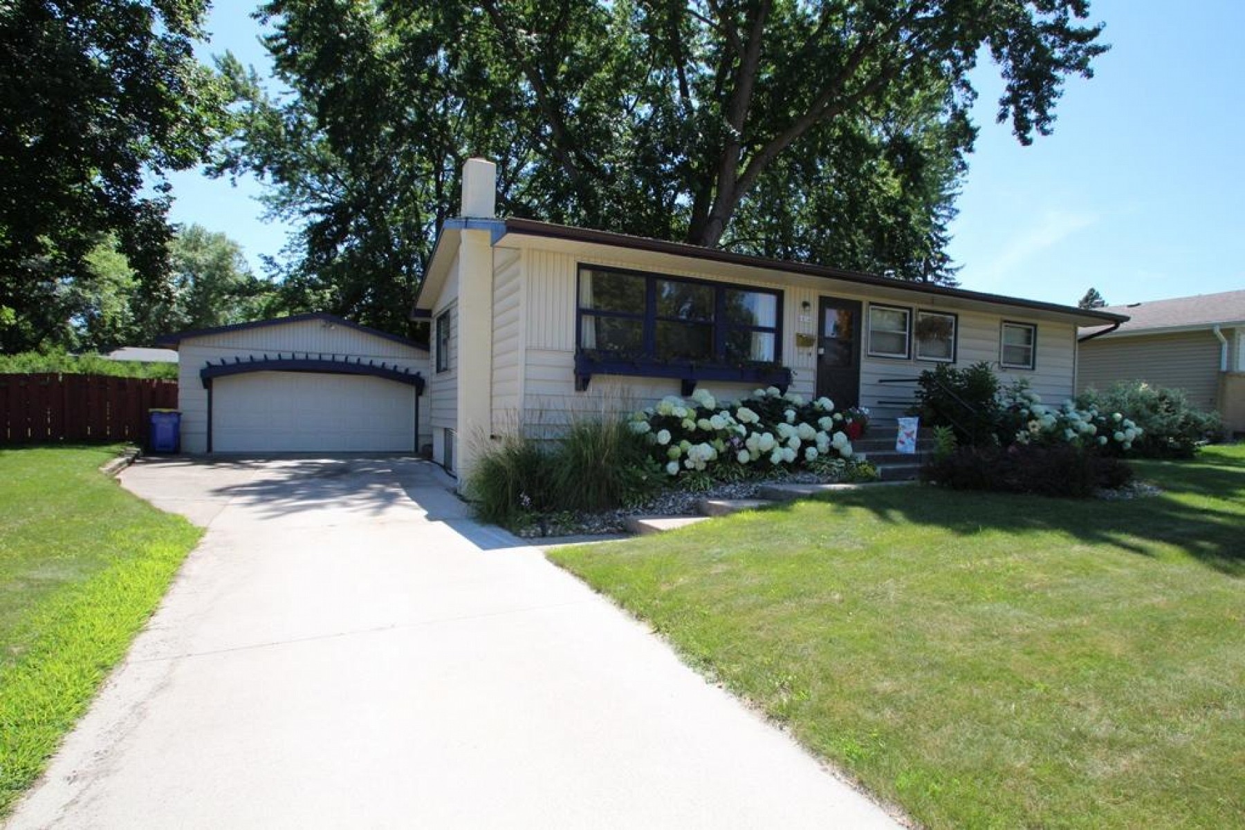 1814 Lincoln Lane, Brookings, SD 57006