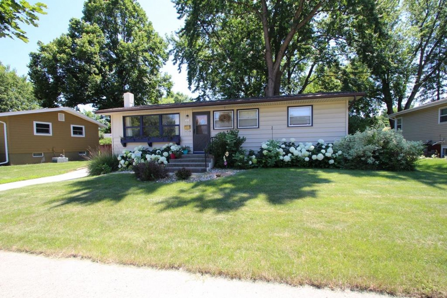 1814 Lincoln Lane, Brookings, SD 57006