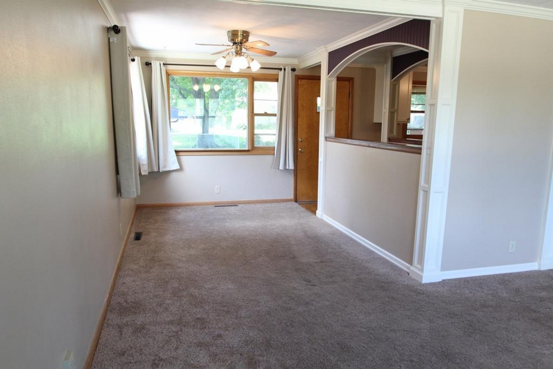 1814 Lincoln Lane, Brookings, SD 57006