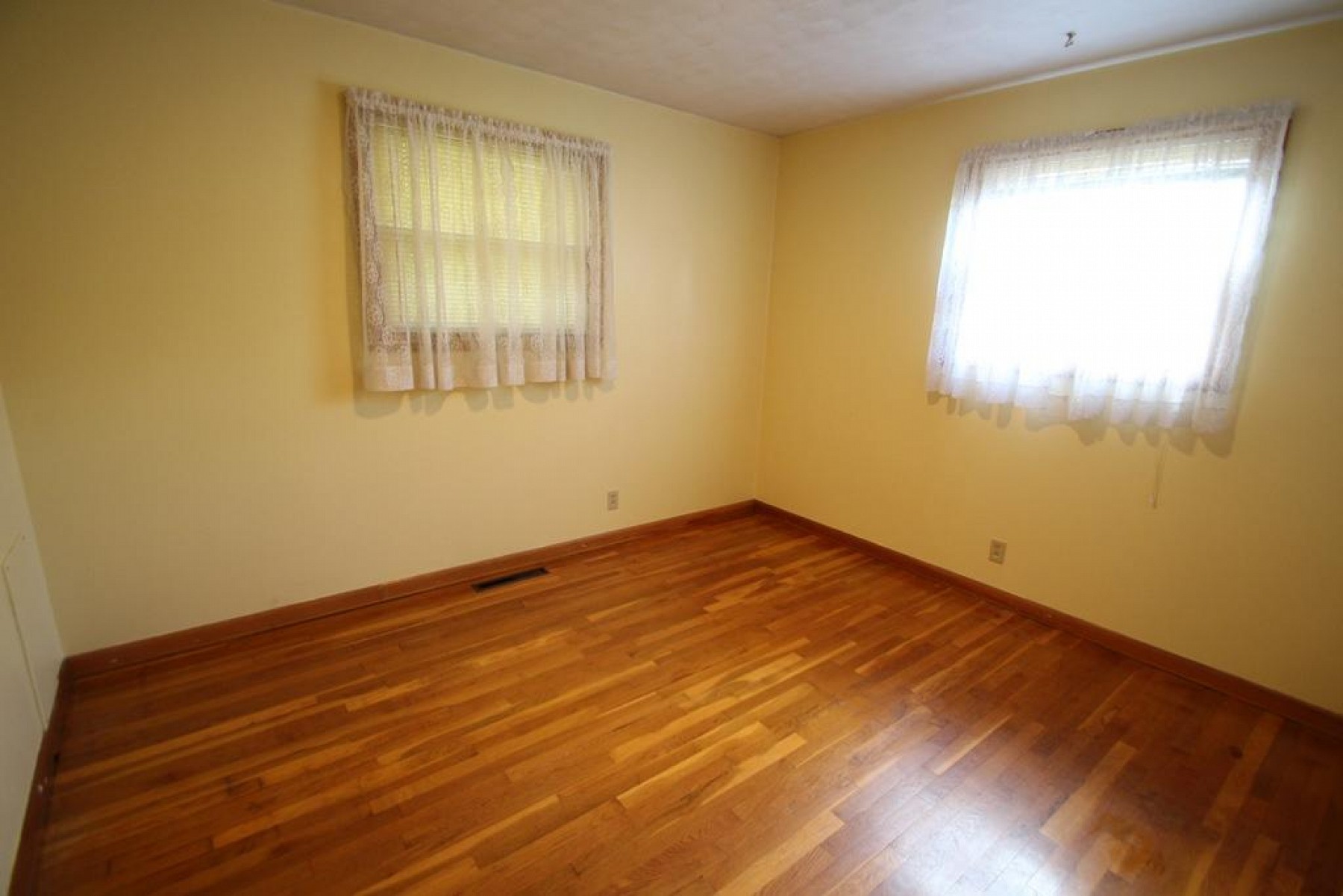 1814 Lincoln Lane, Brookings, SD 57006