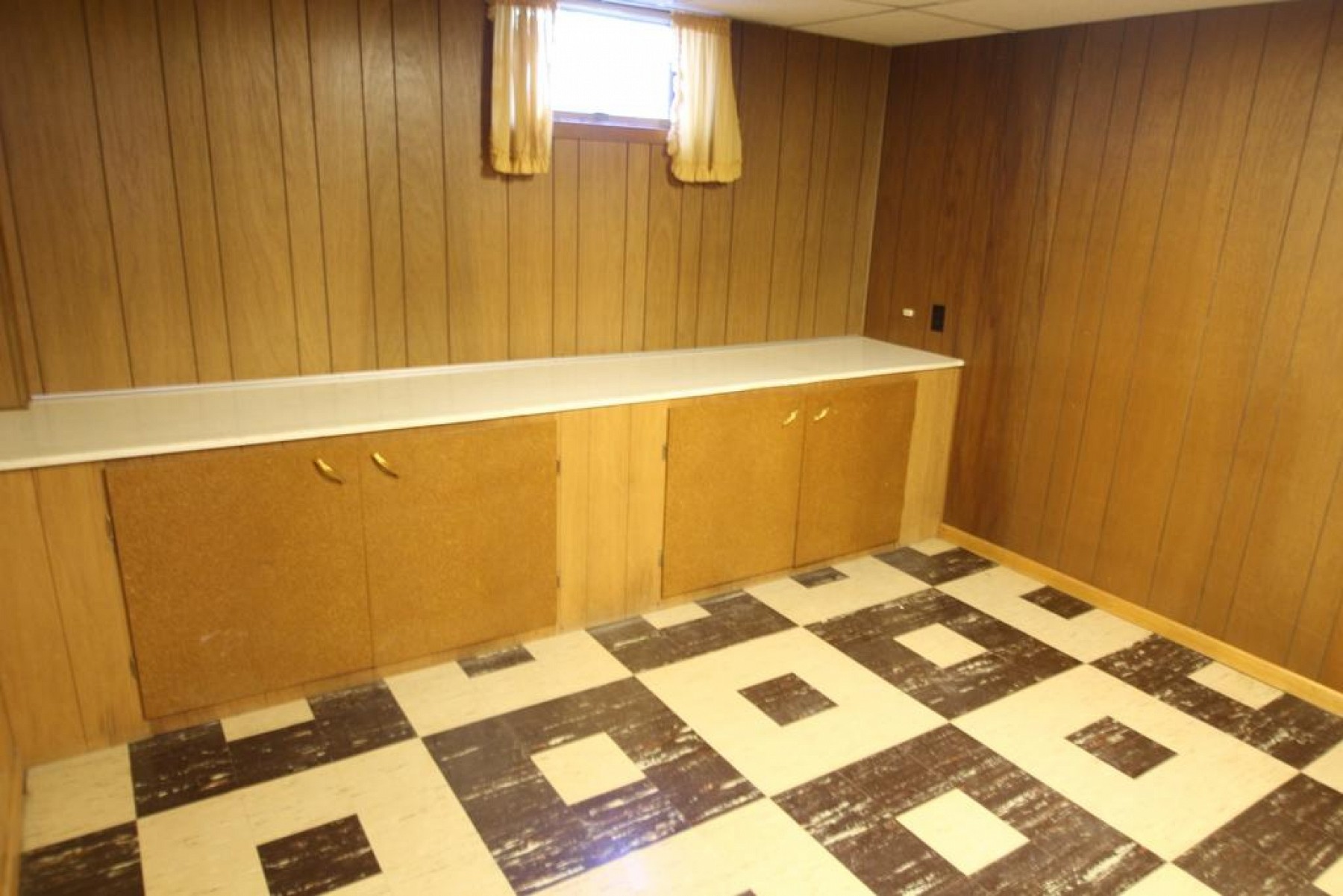 1814 Lincoln Lane, Brookings, SD 57006