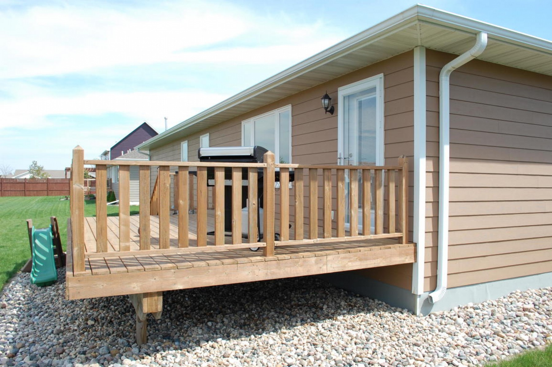 405 Leeann Avenue, Volga, SD 57071