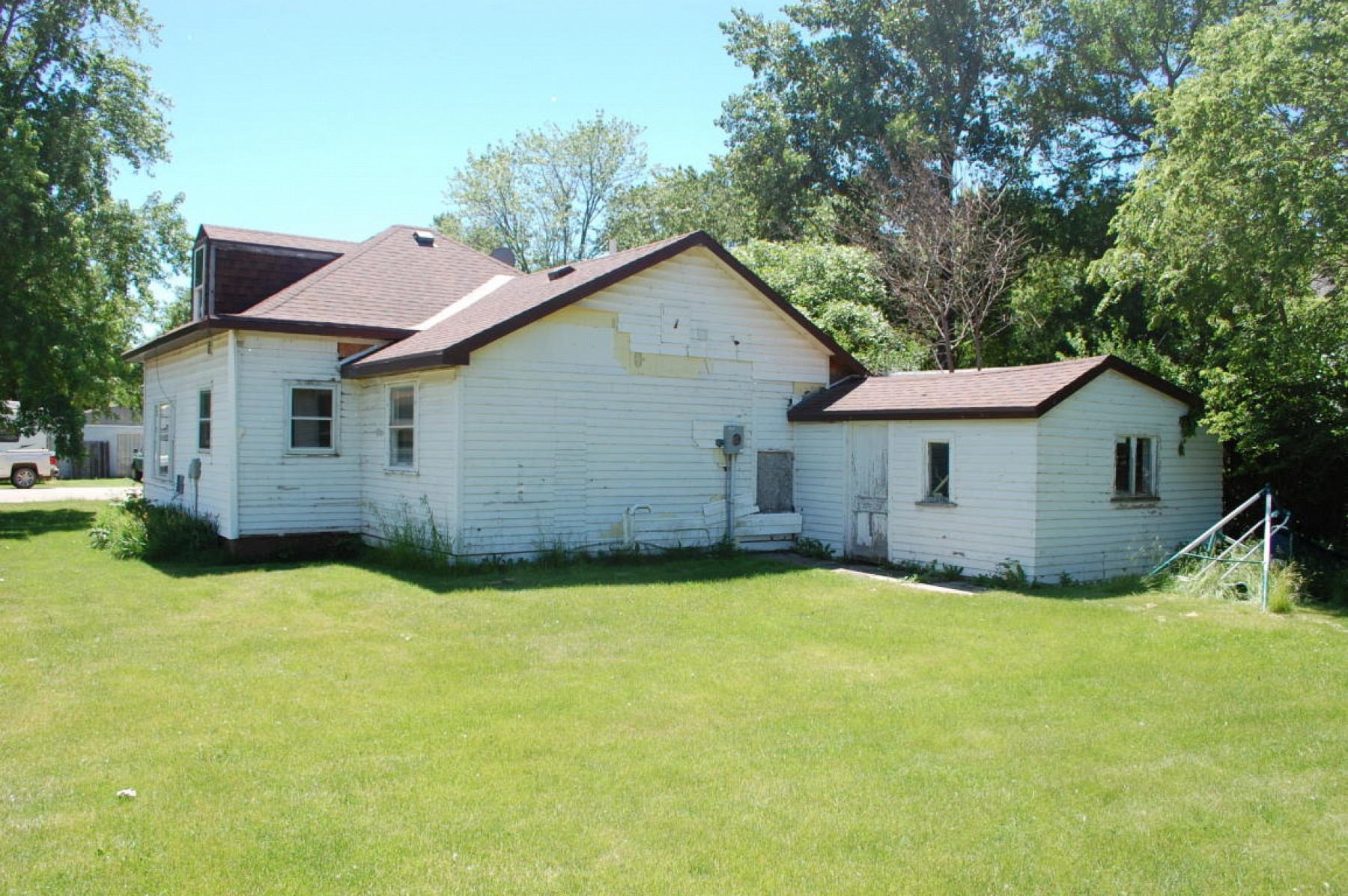 405 Catlett Avenue E, Estelline, SD 57234