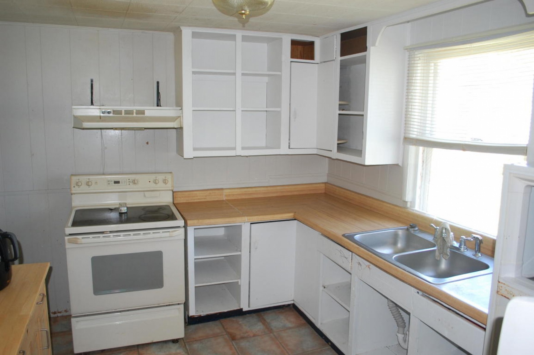 405 Catlett Avenue E, Estelline, SD 57234