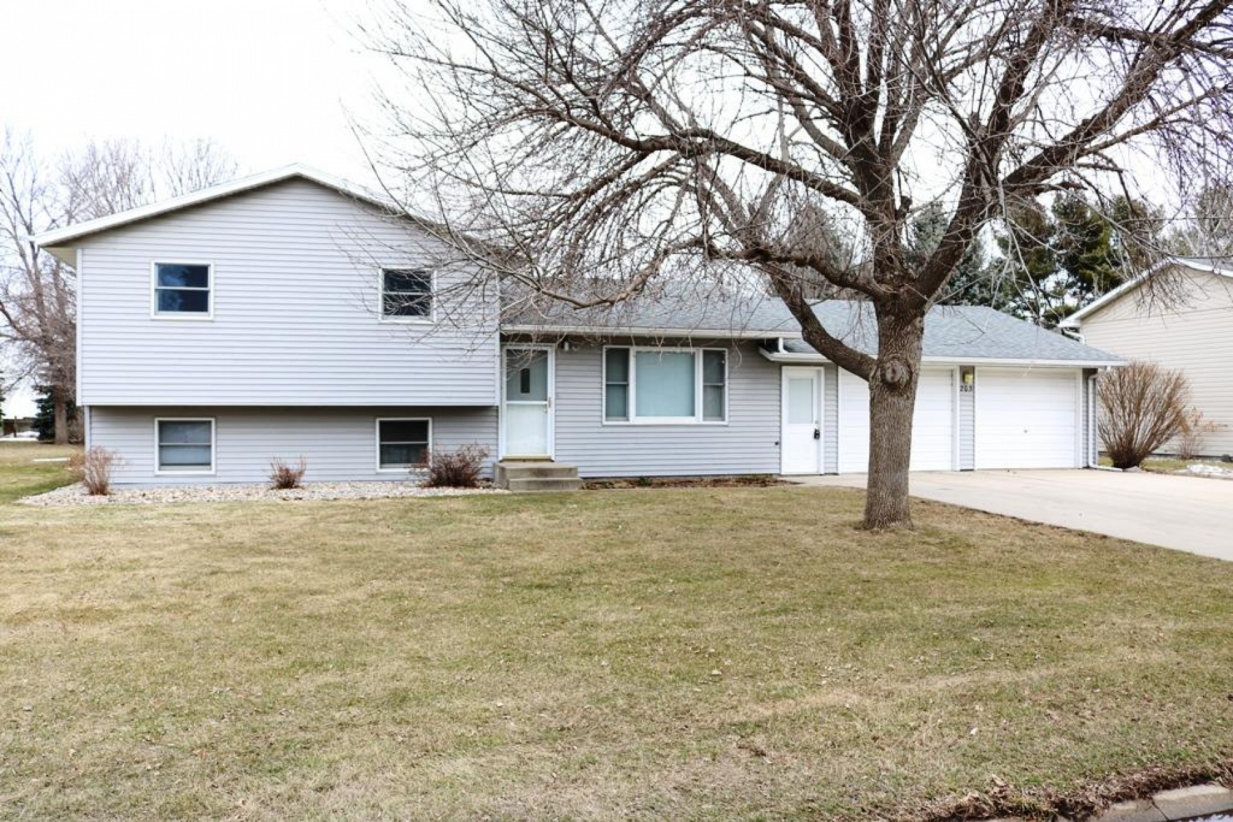 203 Lovejoy Lane, Aurora, SD 57002