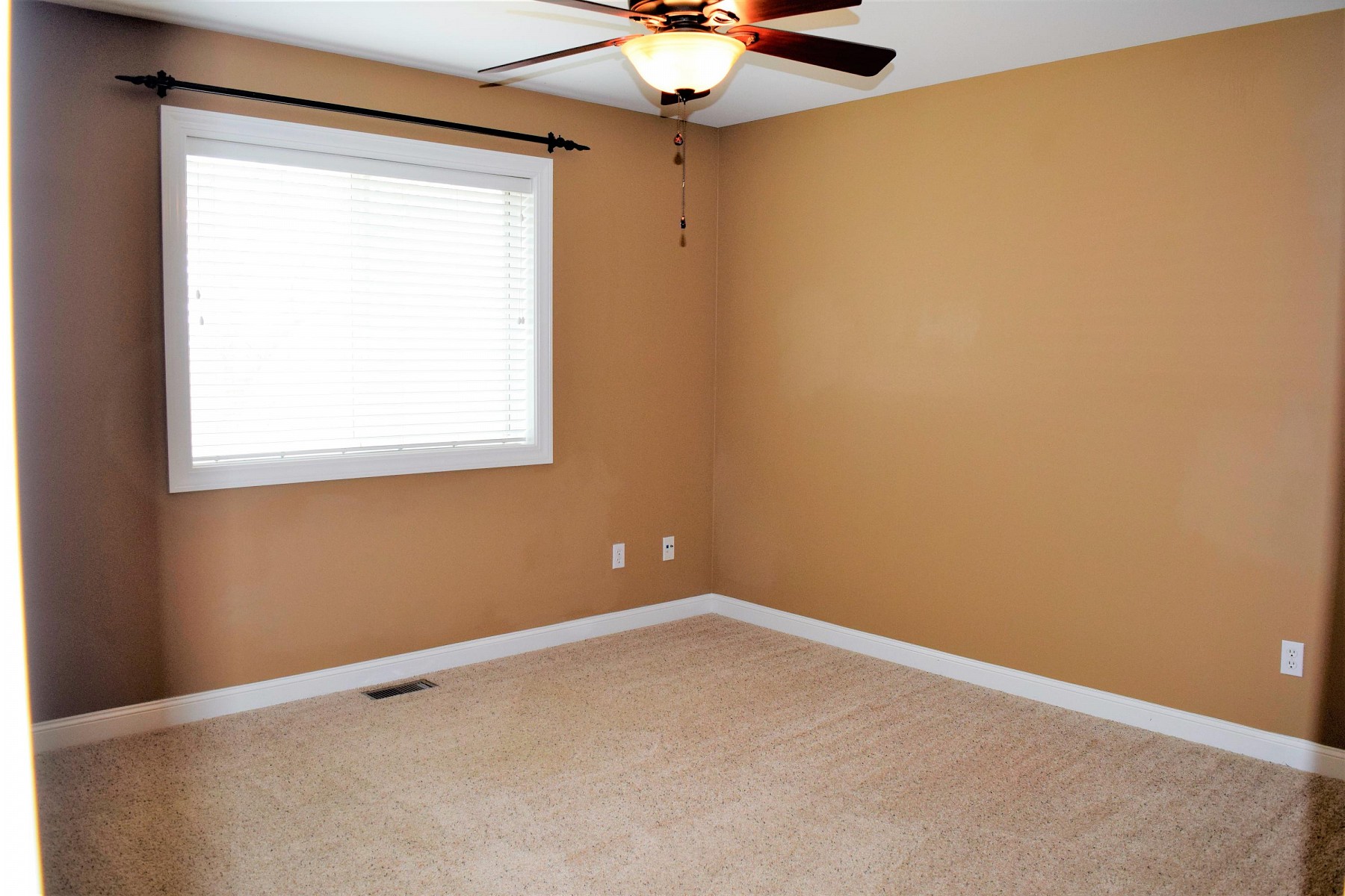 1814 Overlook Ridge Road, Brookings, SD 57006