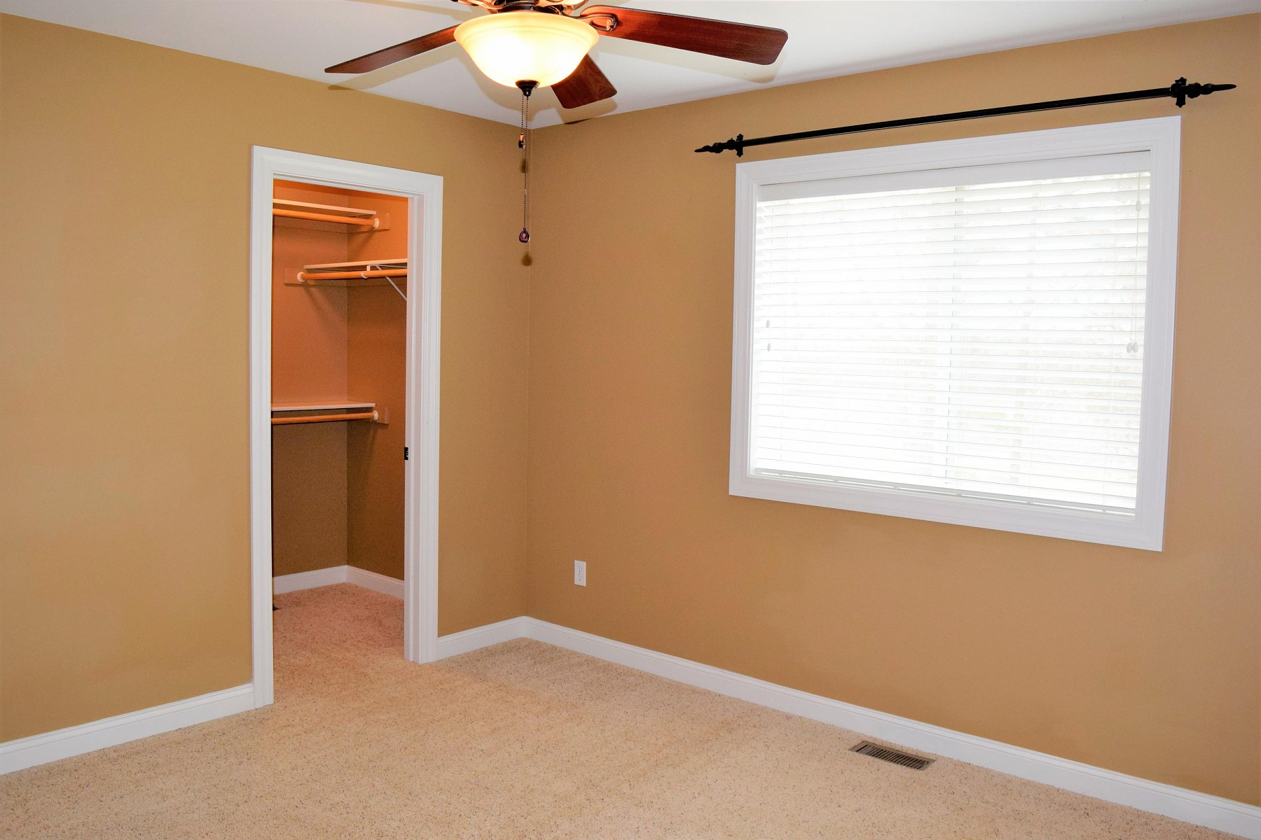 1814 Overlook Ridge Road, Brookings, SD 57006