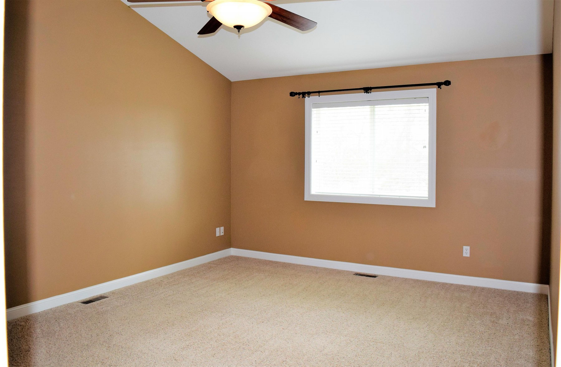 1814 Overlook Ridge Road, Brookings, SD 57006