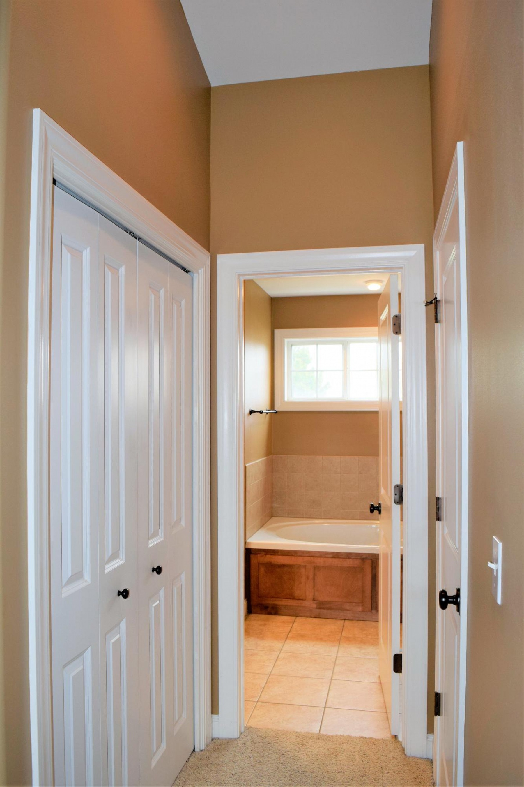 1814 Overlook Ridge Road, Brookings, SD 57006