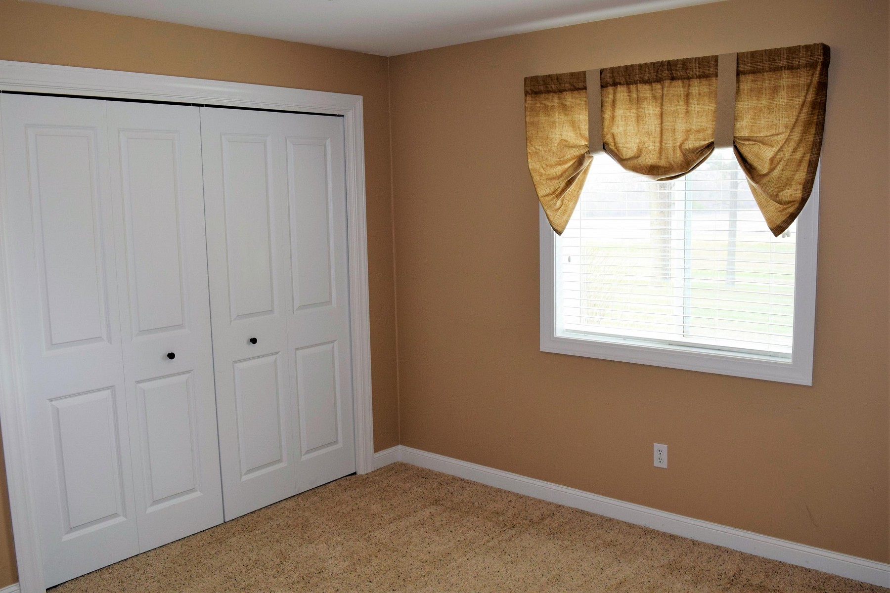 1814 Overlook Ridge Road, Brookings, SD 57006