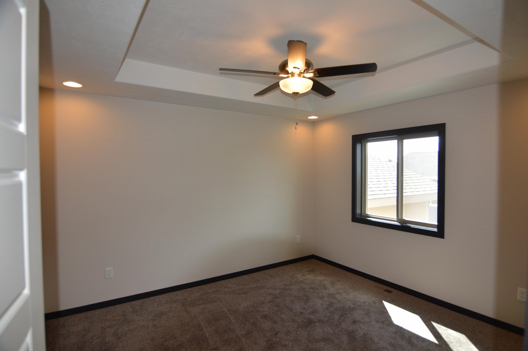 1333 4th Street, Madison, SD 57042