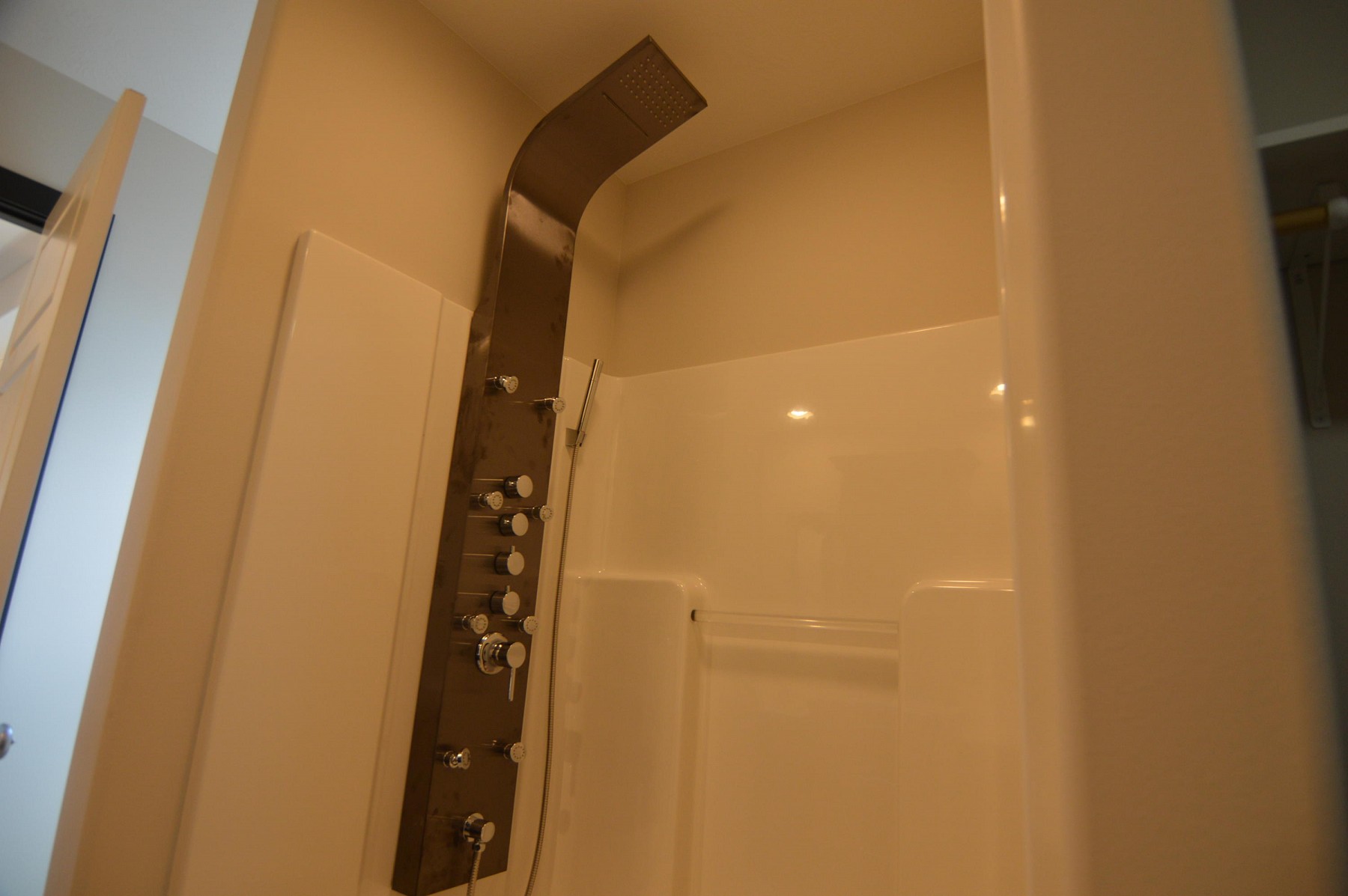 1333 4th Street, Madison, SD 57042