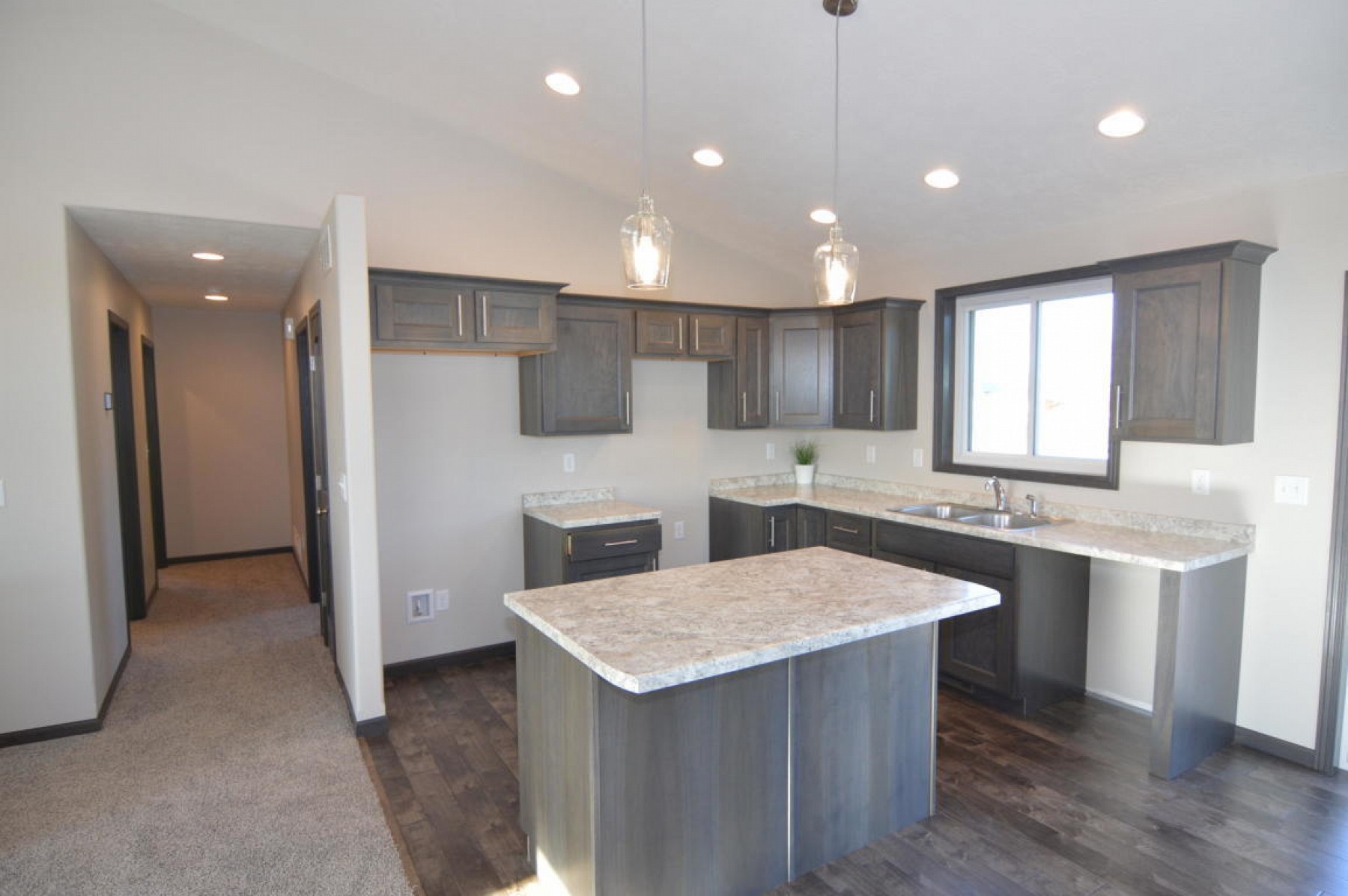 1333 4th Street, Madison, SD 57042