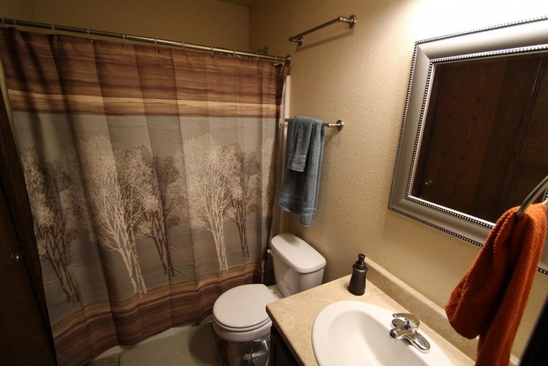 120 Twin Oaks Lane, Brookings, SD 57006