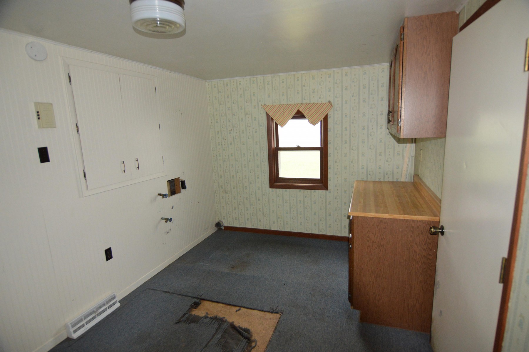 22542 SD Hwy 37 Highway, Woonsocket, SD 57385