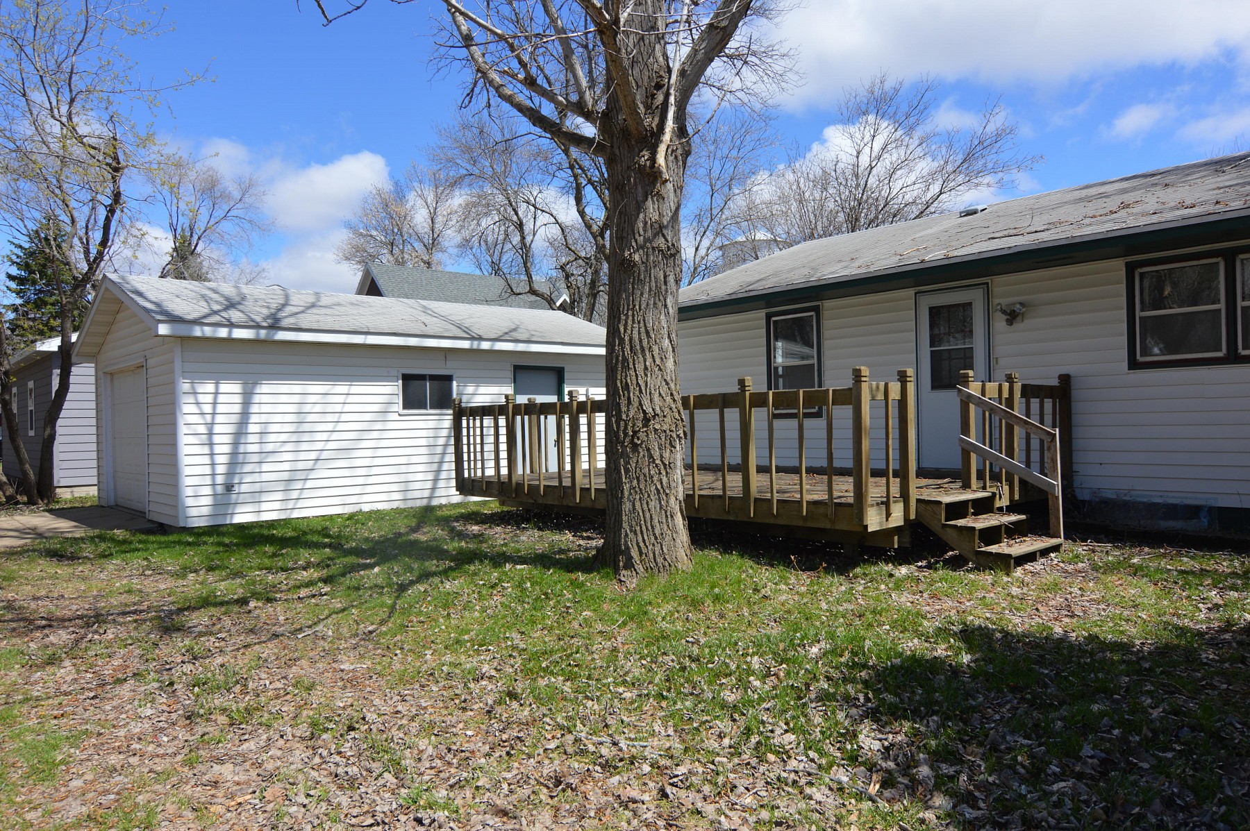 610 3rd Street NW, Madison, SD 57042