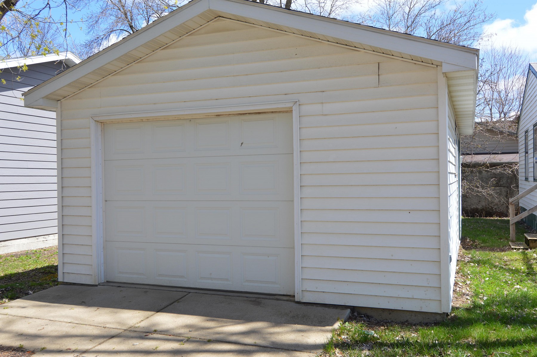 610 3rd Street NW, Madison, SD 57042