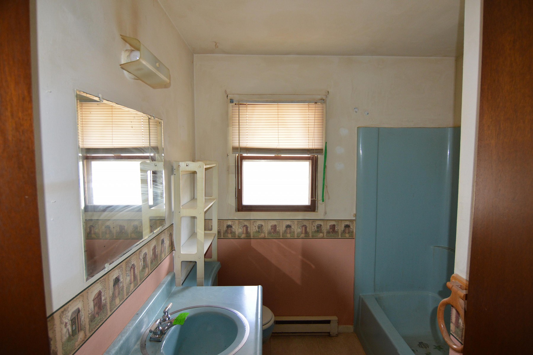 610 3rd Street NW, Madison, SD 57042