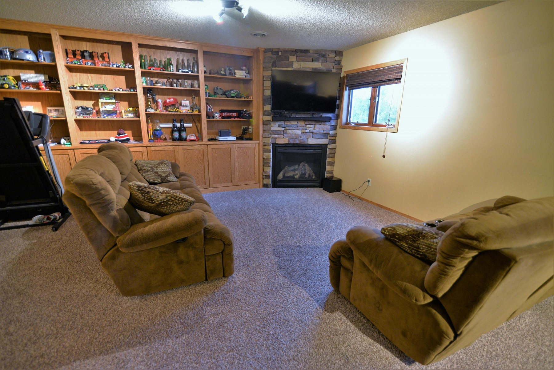 105 Jefferson Avenue, Volga, SD 57071