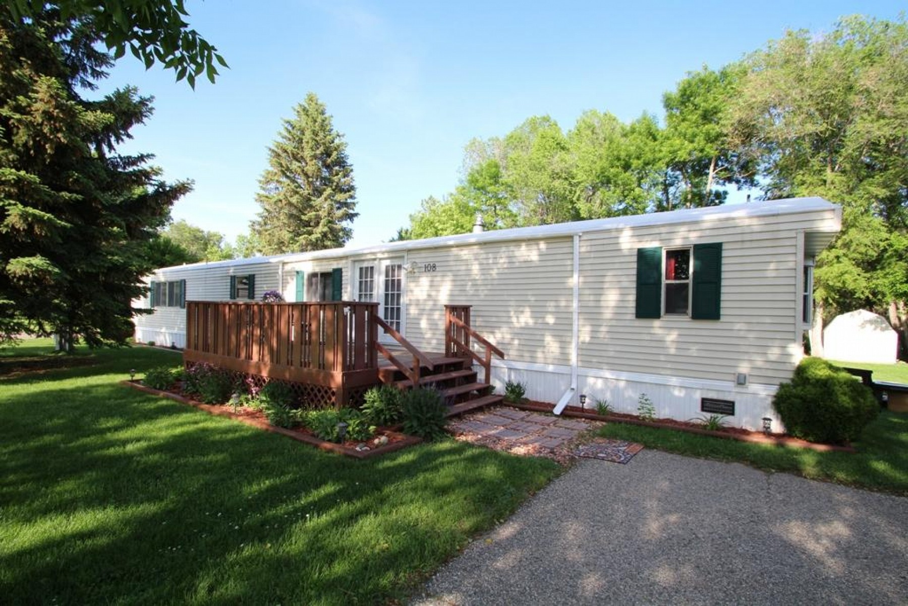 108 Wagon Wheel Circle, Brookings, SD 57006