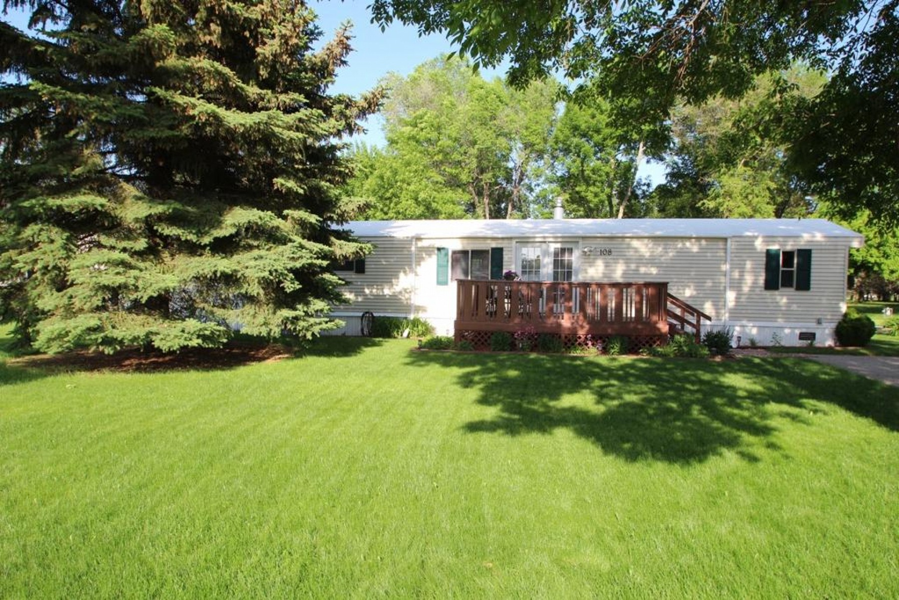 108 Wagon Wheel Circle, Brookings, SD 57006