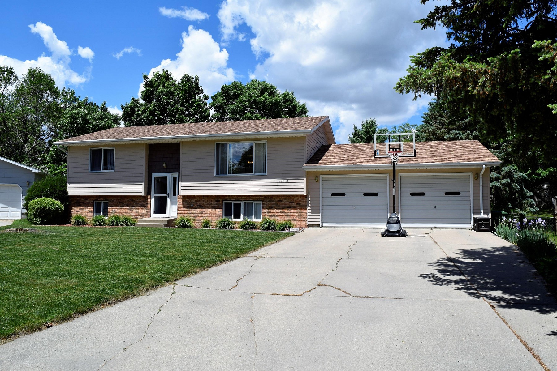 1123 Squire Court, Brookings, SD 57006