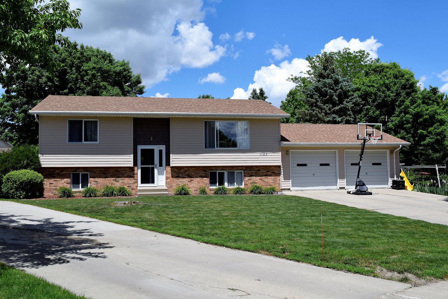 1123 Squire Court, Brookings, SD 57006
