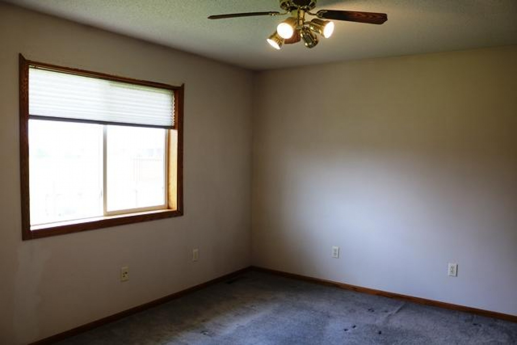 1516 17th Avenue S, Brookings, SD 57006